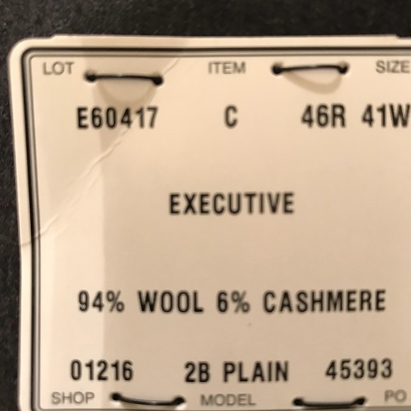 46R Joseph A Banks 2 button suit brand spankin new - Picture 7 of 8